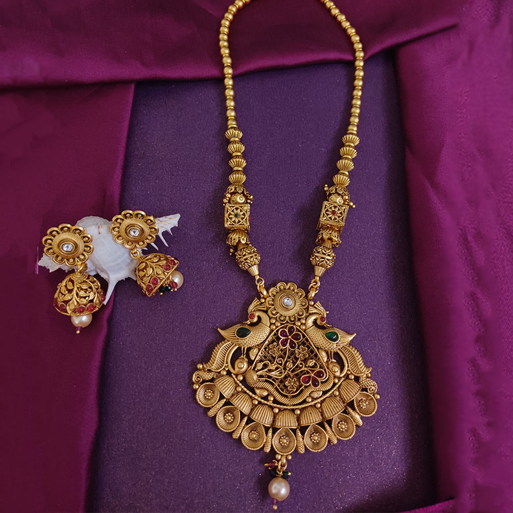 CARLIDANA Luxury Vintage Four Leaf Clover Pendant Necklace Fashion Clover  Necklace Gold Color Designer Jewelry for