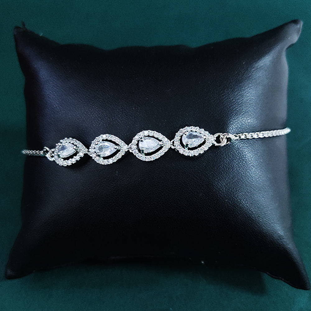 Press worthy 🖤 Chain Reaction: Floret diamond bracelet Sculptural Diamonds:  Aura Ring #HALLEHJewelry #diamonds #finejewelry… | Instagram