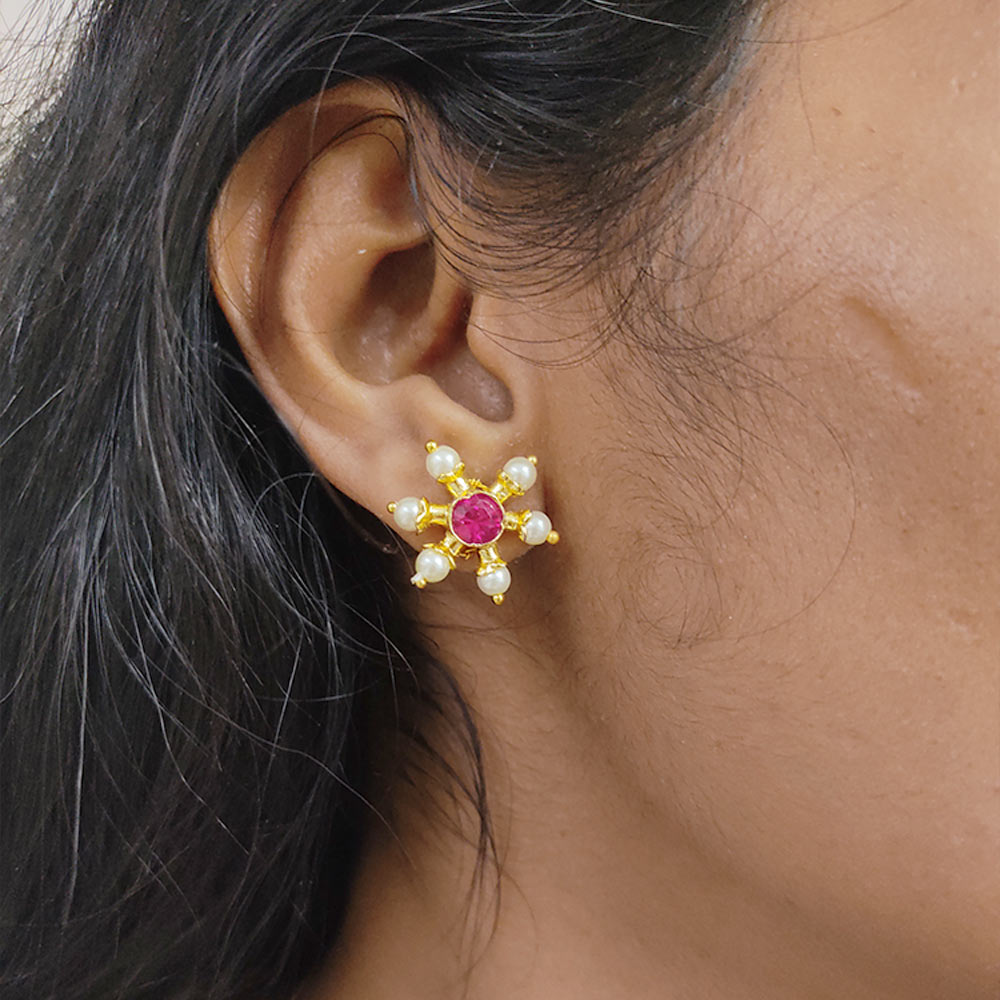 Thushi Tops Earrings White Stone Maharashtrian