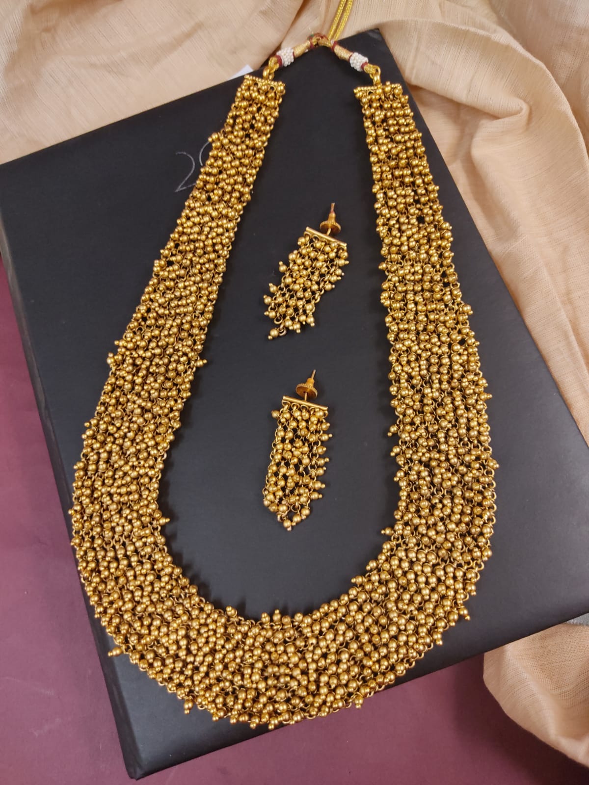 Gold Coral Necklace Design - South India Jewels | Fashion jewelry earrings, Jewelry  patterns, Gold necklace designs