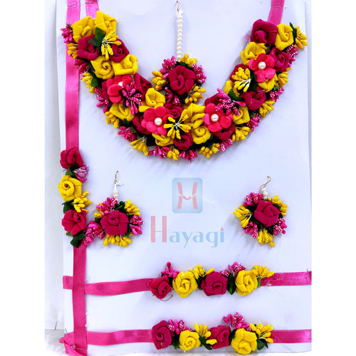 Pink Flowers Decorated Floral Necklace
