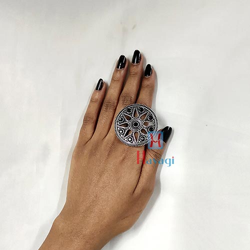 Beautiful Oxidized Finger Ring - Vaarana.com