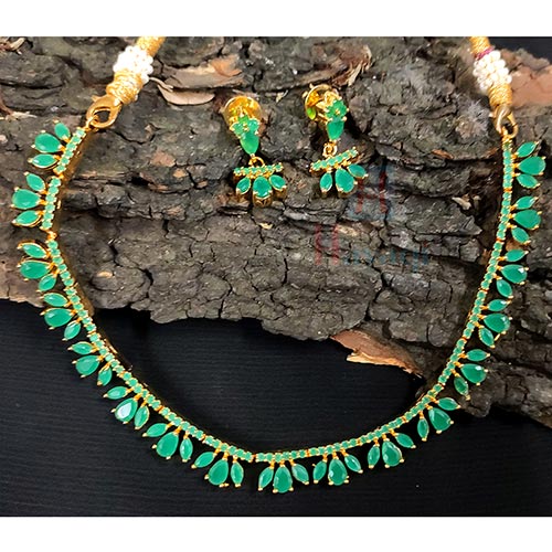 Emerald Studded Gold Toned Necklace Set