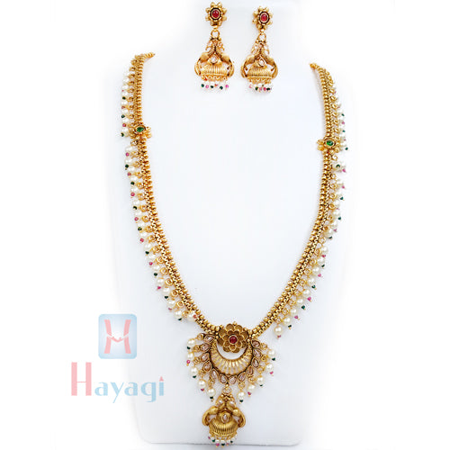 Long Necklace in Gold & Pearl Stone