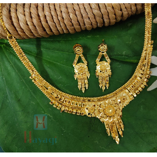 Microplated Golden Necklace Short